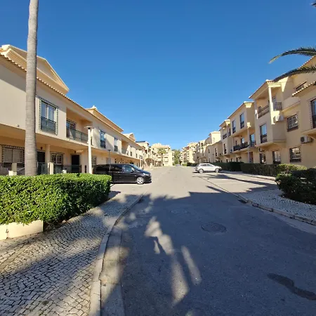 Moradia V2 - 200m Da Da Oura - Santa Eulalia Semesterbostad Albufeira