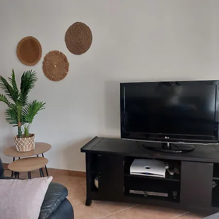 Moradia V2 - 200m Da Da Oura - Santa Eulália