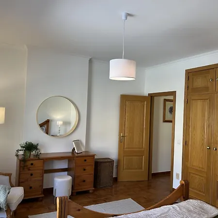 Moradia V2 - 200m Da Da Oura - Santa Eulália *