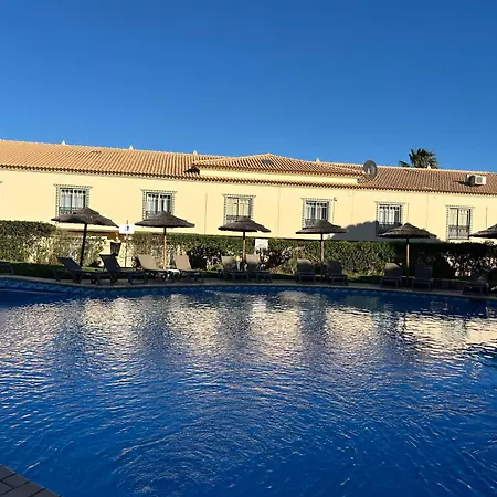 Moradia V2 - 200m Da Da Oura - Santa Eulália