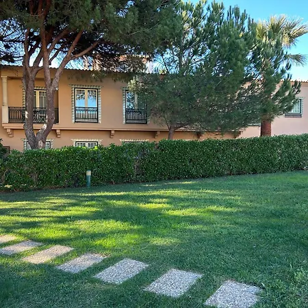 Moradia V2 - 200m Da Da Oura - Santa Eulália *