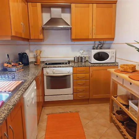 Moradia V2 - 200M Da Praia Da Oura - Santa Eulalia *