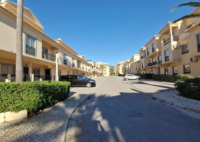 Moradia V2 - 200m Da Da Oura - Santa Eulalia Apartment Albufeira