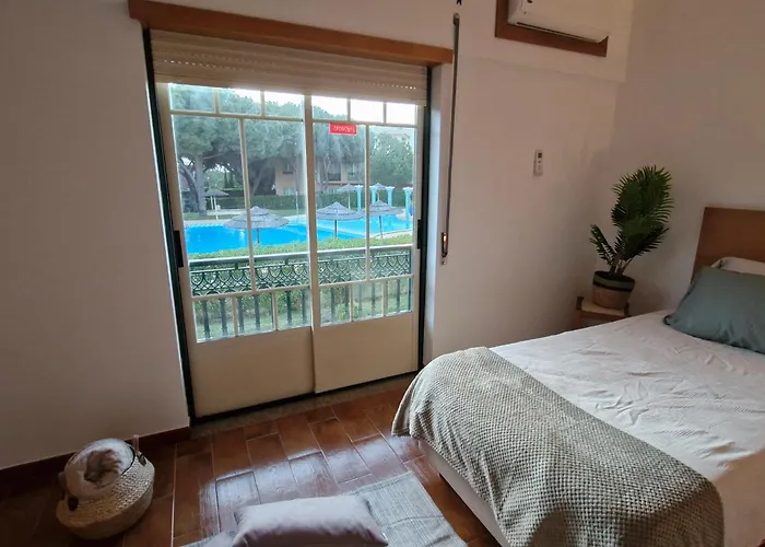 Moradia V2 - 200m Da Da Oura - Santa Eulalia Apartment *