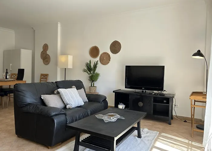 Apartment Moradia V2 - 200m Da Da Oura - Santa Eulalia