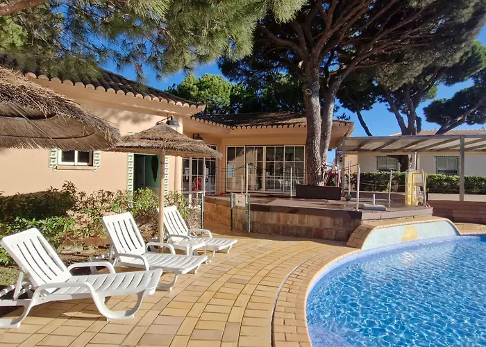 Moradia V2 - 200m Da Da Oura - Santa Eulalia Apartment *